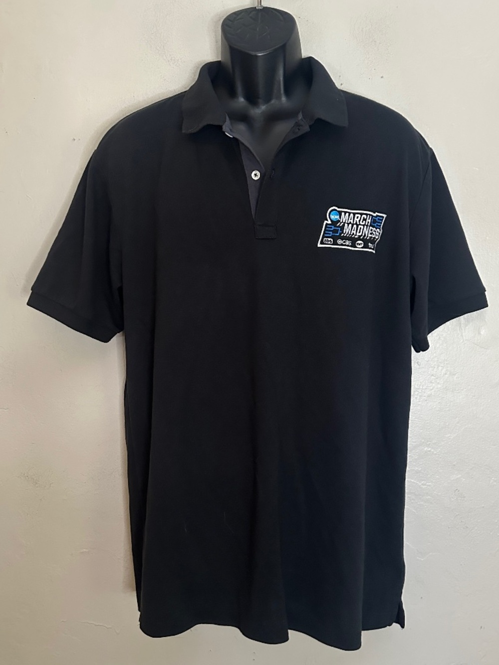 NCAA March Madness Embroidered Polo XL Gently worn 60% cotton/40% polyester